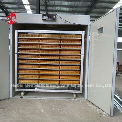 uovo 100w che cova l'incubatrice d'acciaio dell'uovo del pollo del pannello isolante dell'incubatrice da vendere Adela