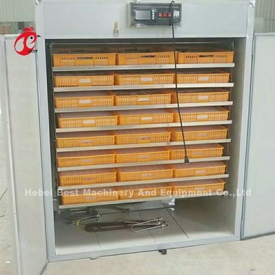 uovo 100w che cova l'incubatrice d'acciaio dell'uovo del pollo del pannello isolante dell'incubatrice da vendere Adela